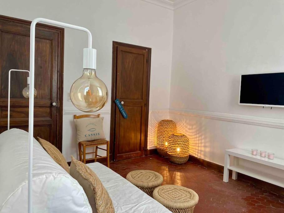Click! Casa Lamartine Fabulous Ideal Location Walk To All!!! Каси Экстерьер фото