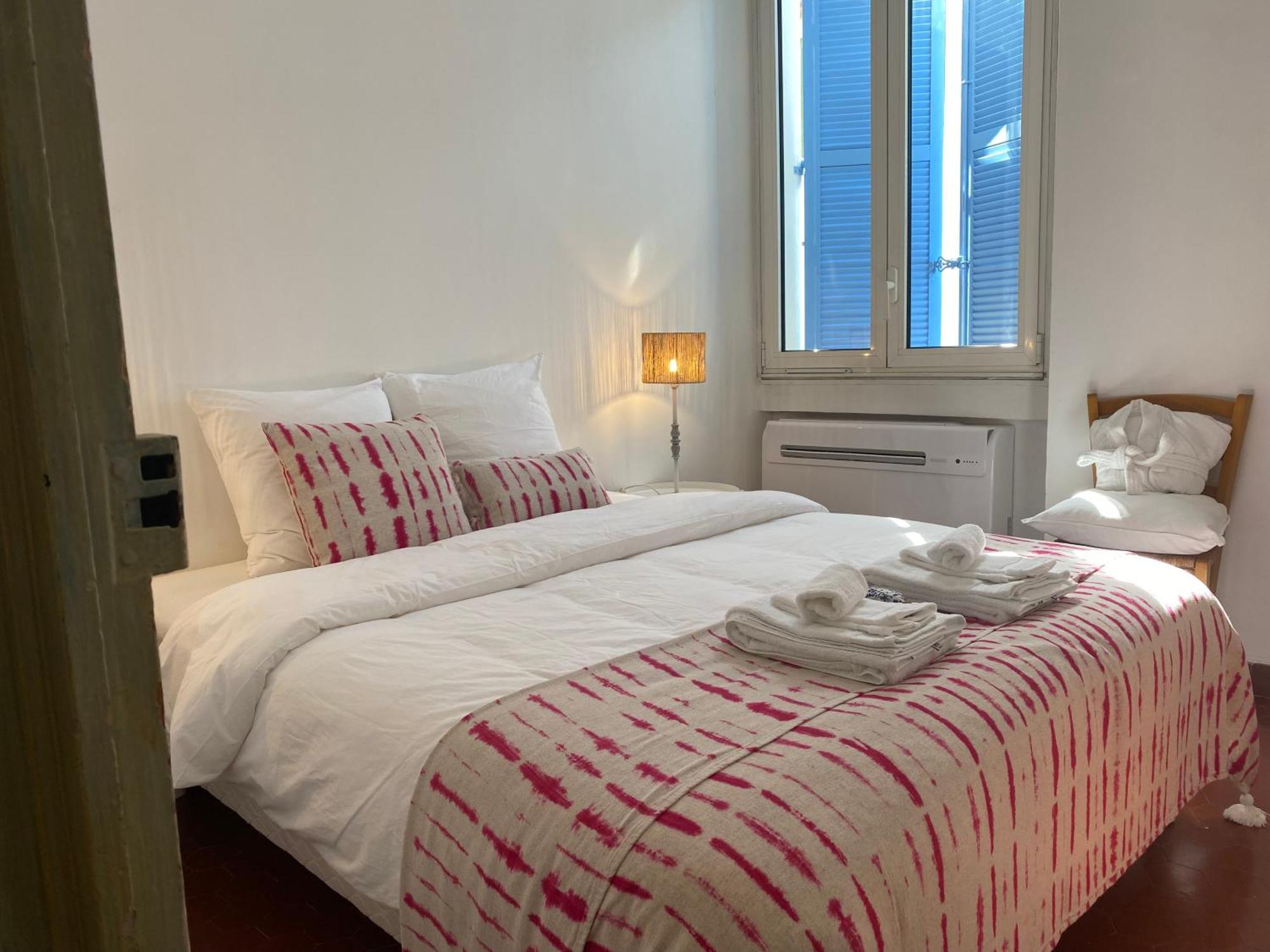 Click! Casa Lamartine Fabulous Ideal Location Walk To All!!! Каси Экстерьер фото