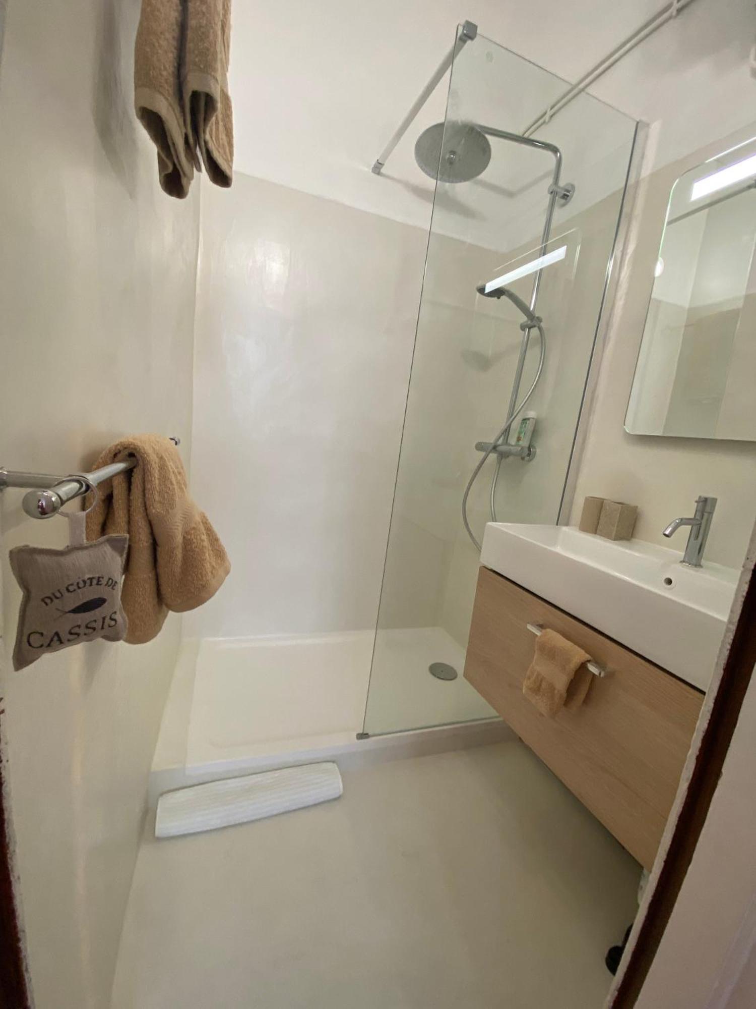 Click! Casa Lamartine Fabulous Ideal Location Walk To All!!! Каси Экстерьер фото